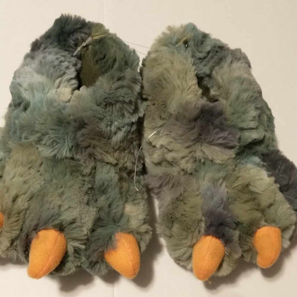 Feetmoji Dinosaur Slippers Kids Small(5-6) NWOT